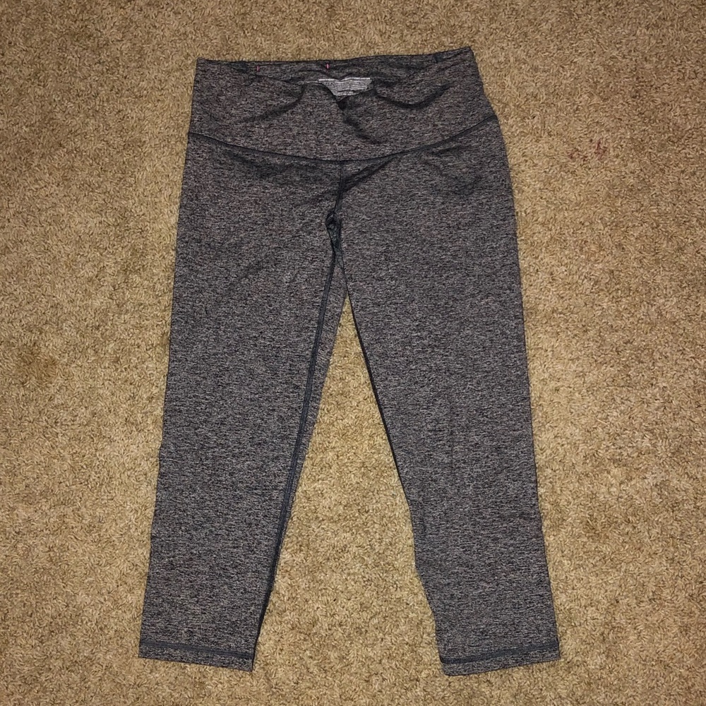VSX cropped grey leggings NWOT